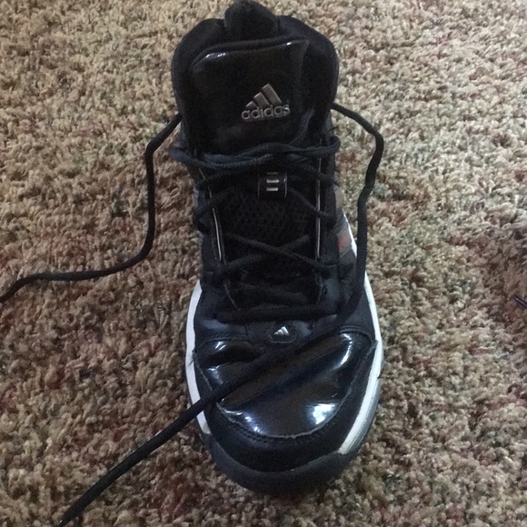 Crossover Basketball Sneakers - Picture 2 of 4